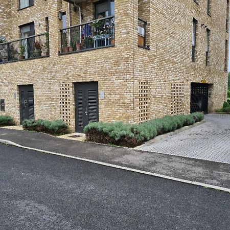 Pass The Keys Stunning And Spacious Modern Flat - Own Car Park Cambridge  Exterior photo